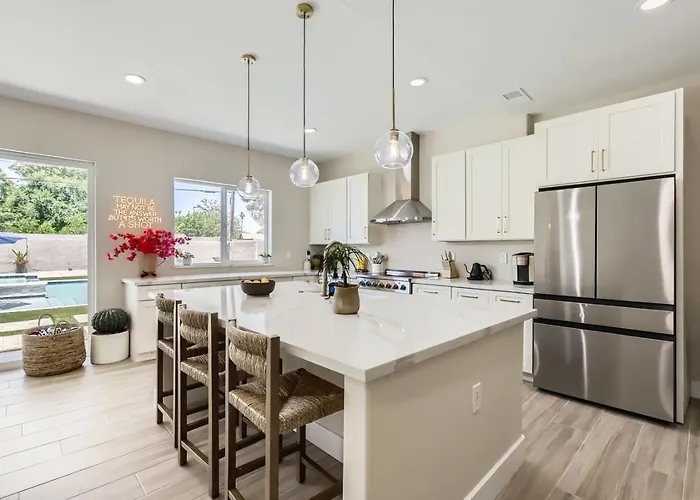 Holiday home Modern Desert Getaway With Pool, And Tesla Charger Phoenix