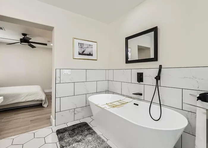 Holiday home Modern Desert Getaway With Pool, And Tesla Charger