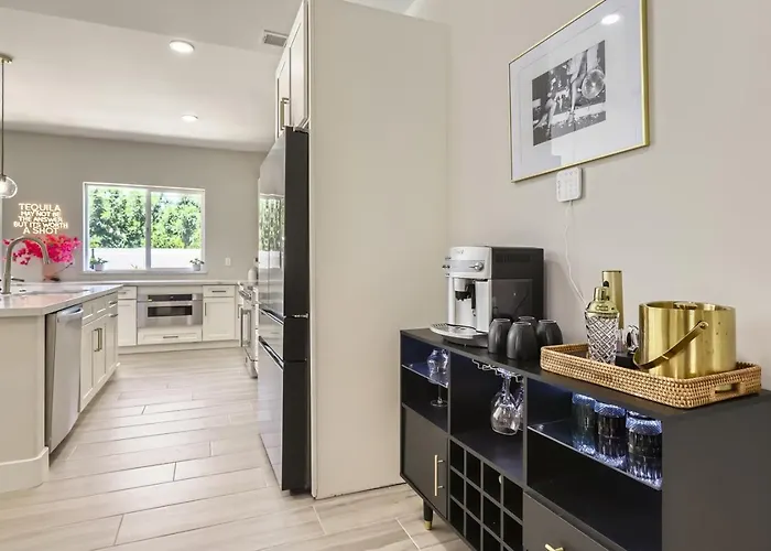 Modern Desert Getaway With Pool, And Tesla Charger Holiday home Phoenix