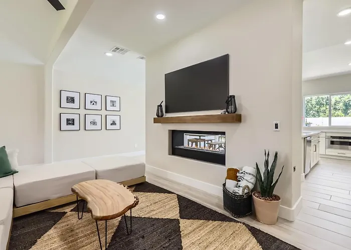 Modern Desert Getaway With Pool, And Tesla Charger