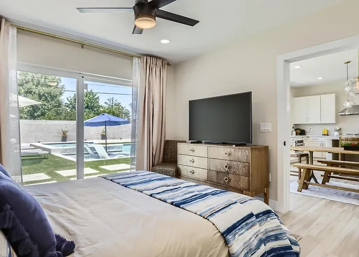 Modern Desert Getaway With Pool, And Tesla Charger *