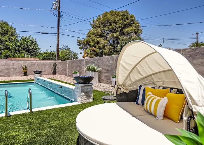 Holiday home Modern Desert Getaway With Pool, And Tesla Charger
