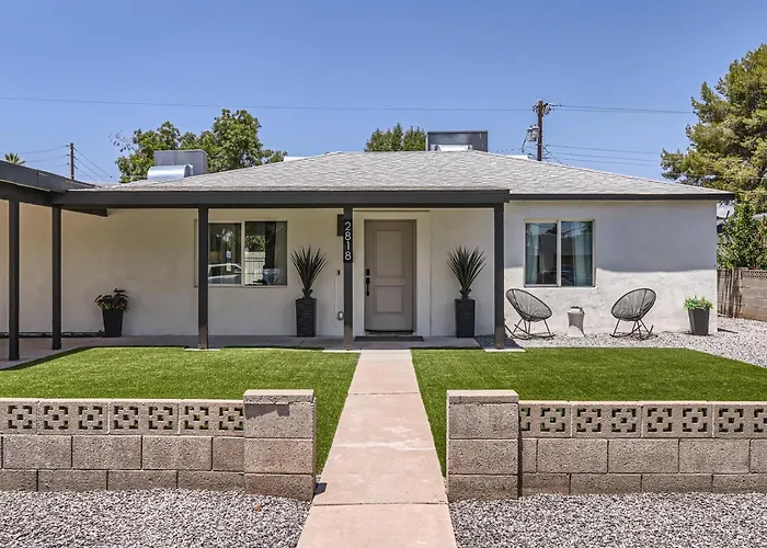 Holiday home Modern Desert Getaway With Pool, And Tesla Charger