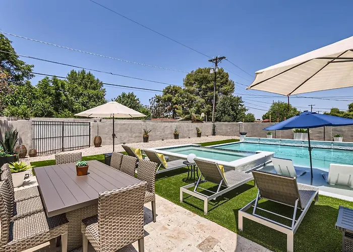 Holiday home Modern Desert Getaway With Pool, And Tesla Charger *